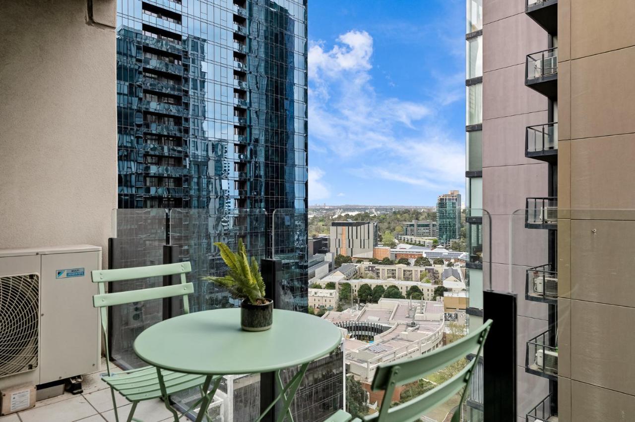 Exclusive Stays - The Summit Melbourne Exterior photo